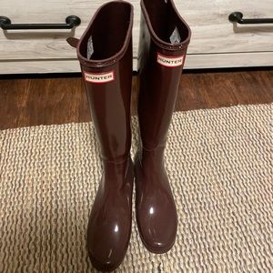 Maroon Hunter Rainboots - size 10